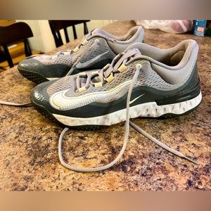 Men’s Size 11.5 Nike Renew Baseball Turf Shoes